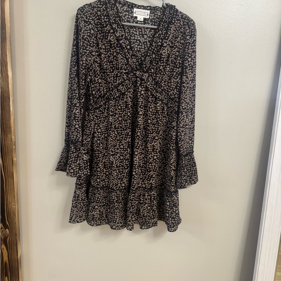 Love Riche Dresses & Skirts - Love Riche Black and Cream Patterned dress